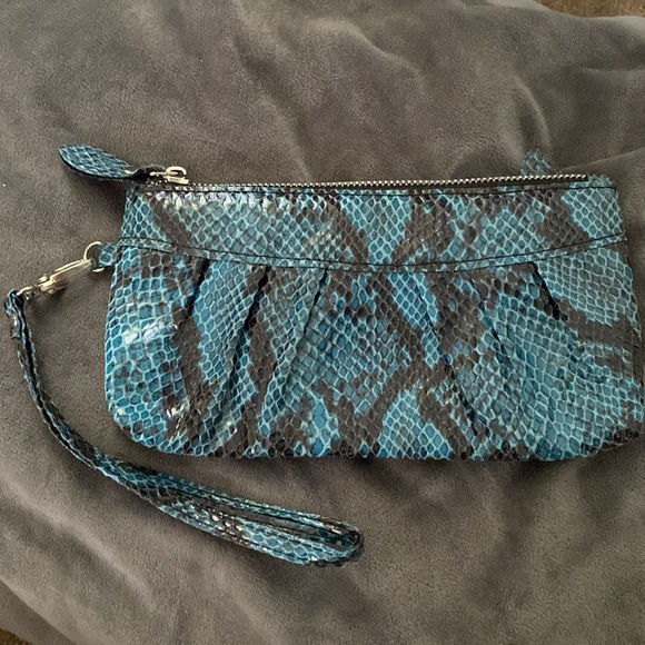 Vintage Chi faux blue and black snakeskin clutch - Picture 2 of 4